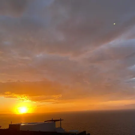 Muriel Sunset House *